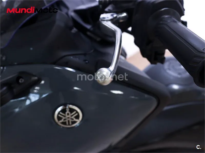 Yamaha TMAX – Vista 18