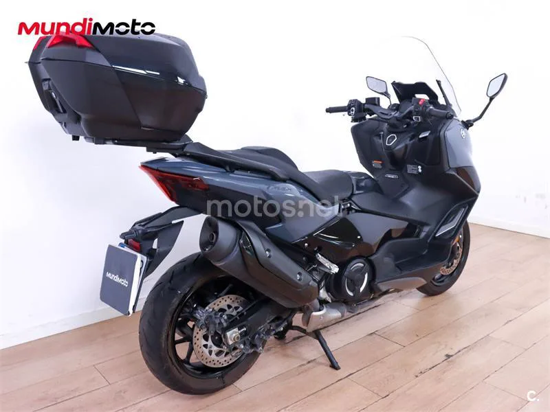 Yamaha TMAX – Vista 3