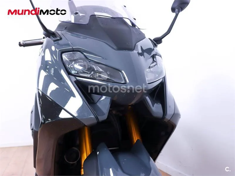 Yamaha TMAX – Vista 5