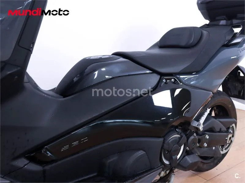 Yamaha TMAX – Vista 10