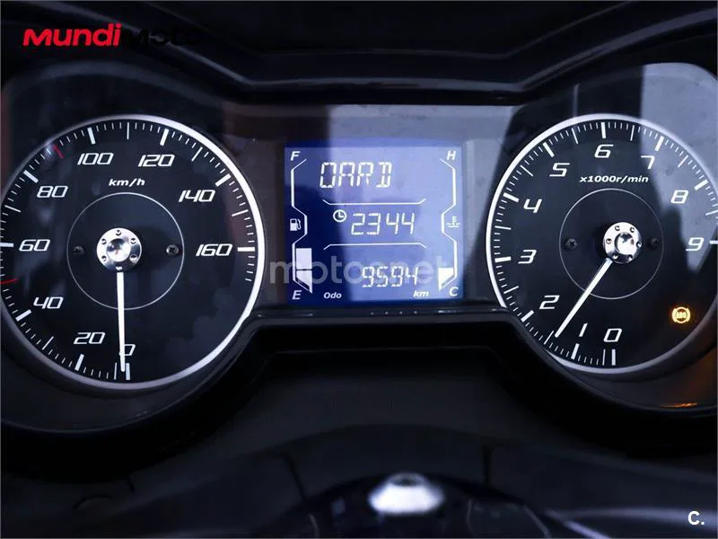 Yamaha TMAX – Vista 12