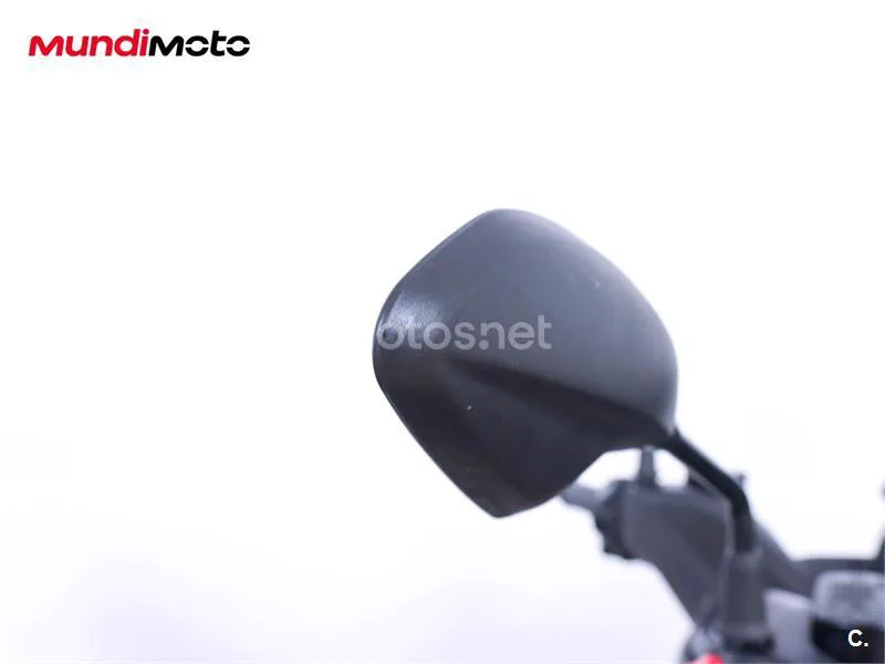 Yamaha TMAX – Vista 16