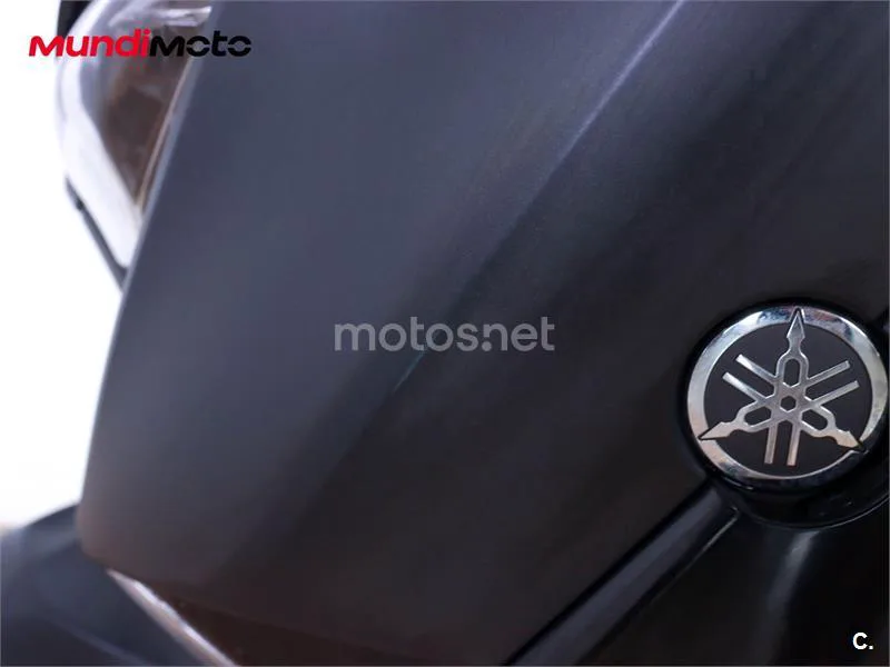 Yamaha TMAX – Vista 17