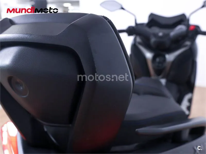 Yamaha TMAX – Vista 20