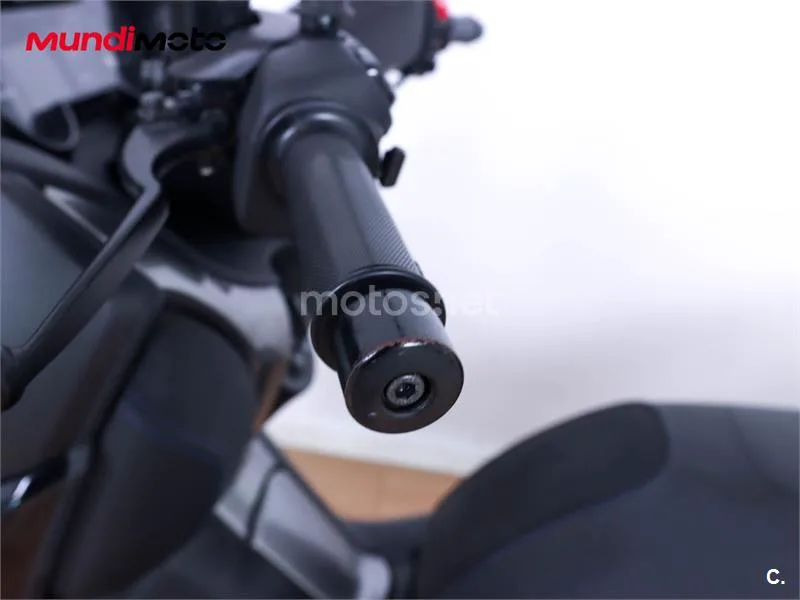Yamaha TMAX – Vista 21