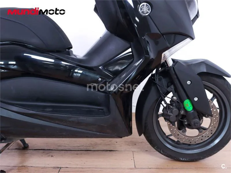 Yamaha TMAX – Vista 22