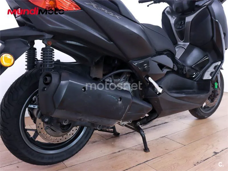 Yamaha TMAX – Vista 4