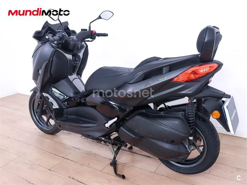 Yamaha TMAX – Vista 8