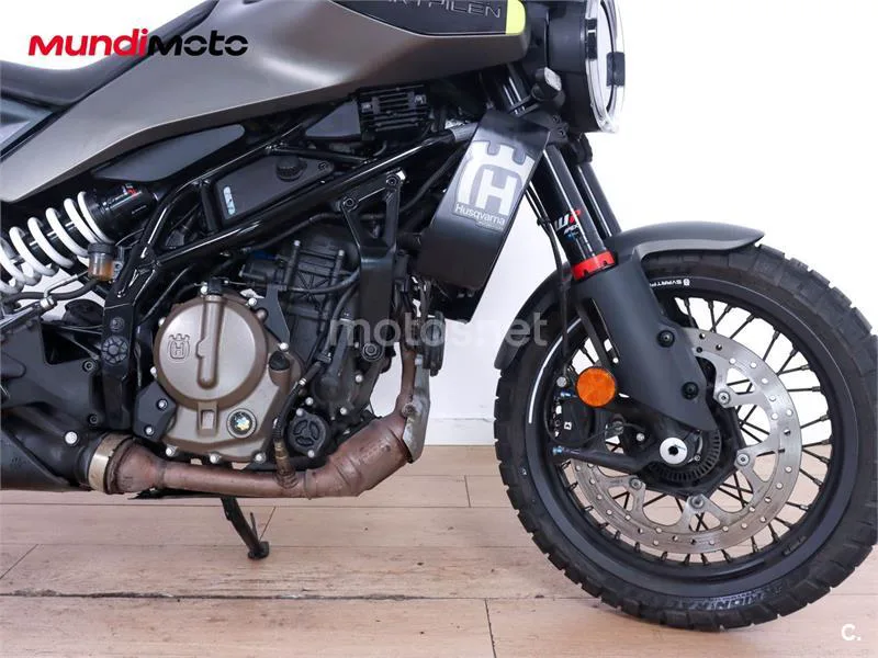 Husqvarna Svartpilen 401 – Vista 18