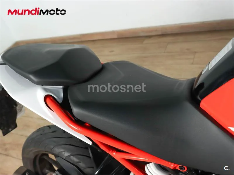 KTM 125 – Vista 47