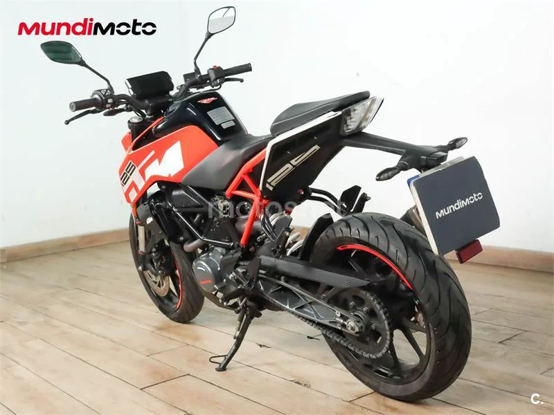 KTM 125 – Vista 8