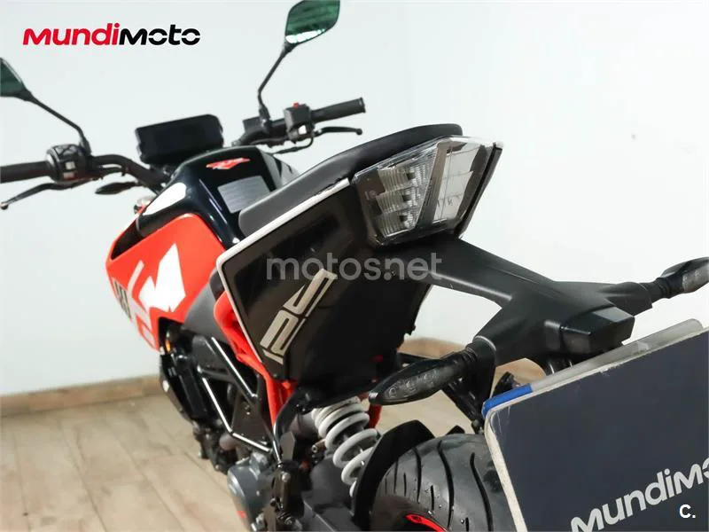 KTM 125 – Vista 9