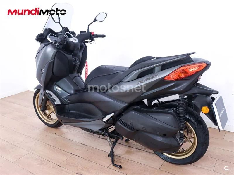 Yamaha TMAX – Vista 8