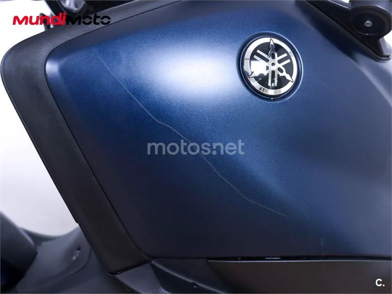 Yamaha TMAX – Vista 18