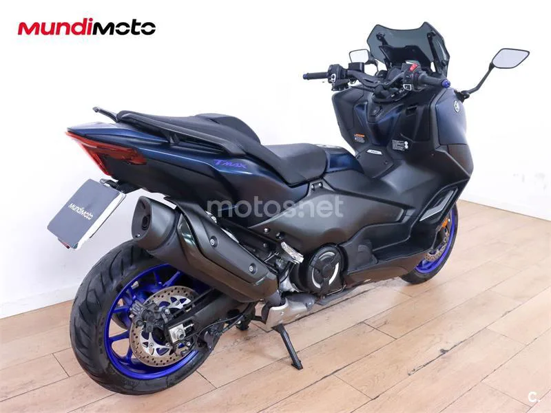 Yamaha TMAX – Vista 3