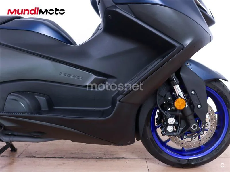 Yamaha TMAX – Vista 21