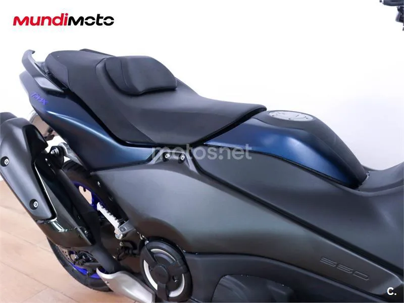 Yamaha TMAX – Vista 22