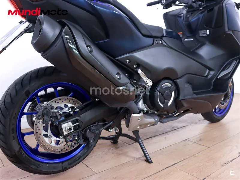 Yamaha TMAX – Vista 4