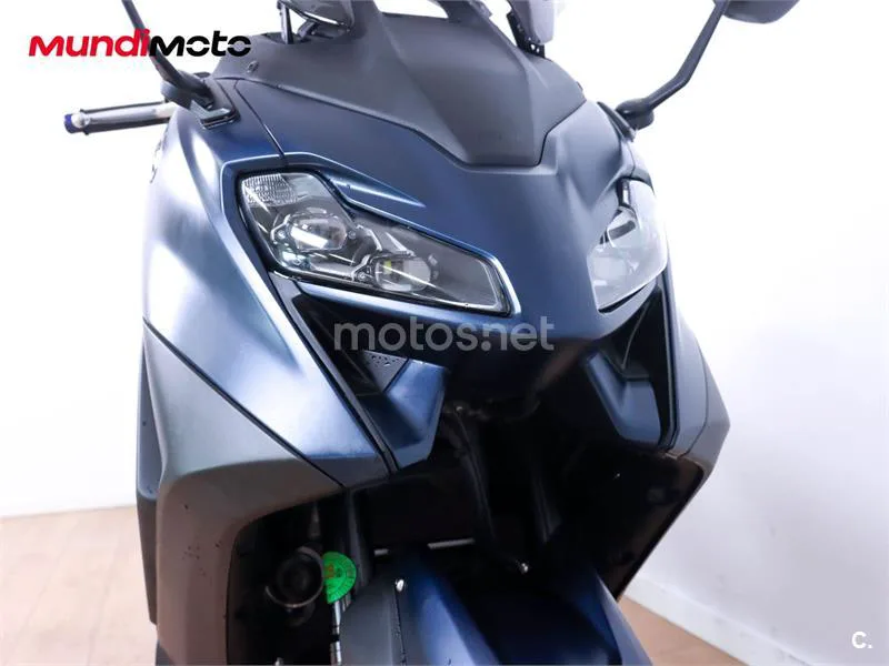 Yamaha TMAX – Vista 5