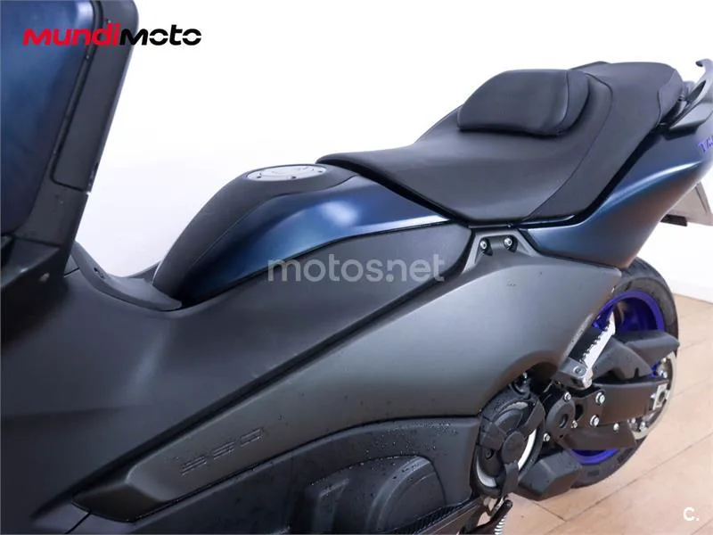 Yamaha TMAX – Vista 10