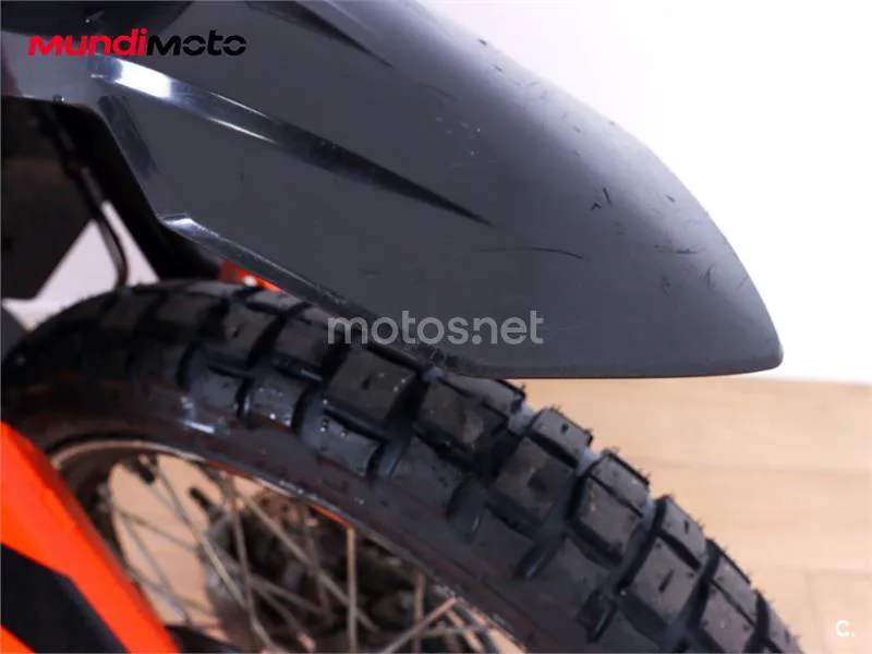 KTM 790 – Vista 17
