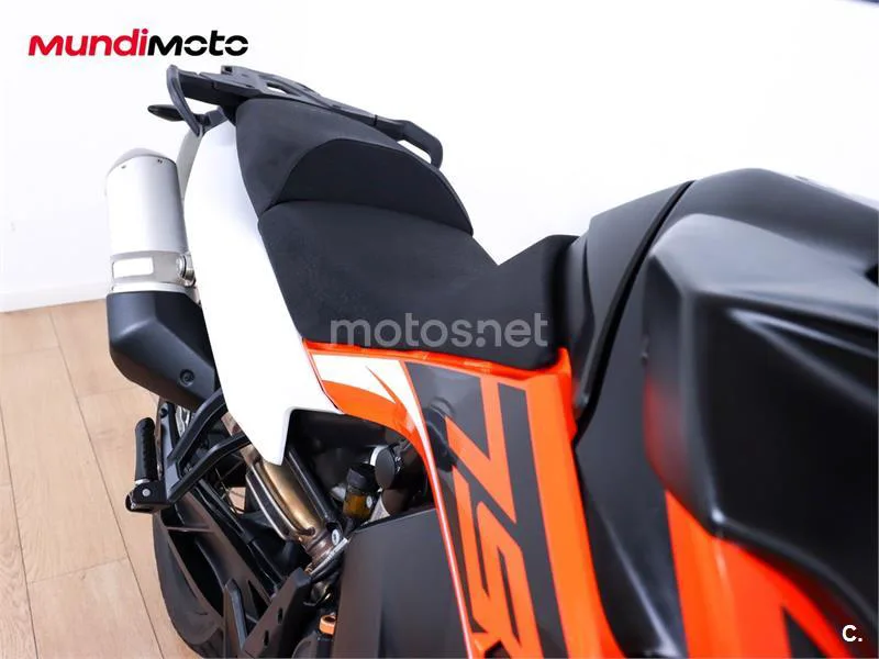KTM 790 – Vista 32