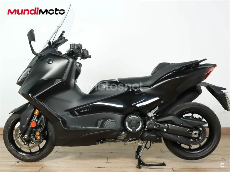 Yamaha TMAX – Vista 6