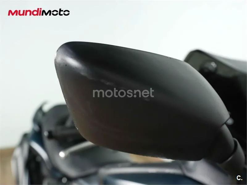 Yamaha TMAX – Vista 15