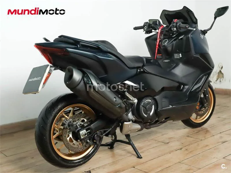 Yamaha TMAX – Vista 3