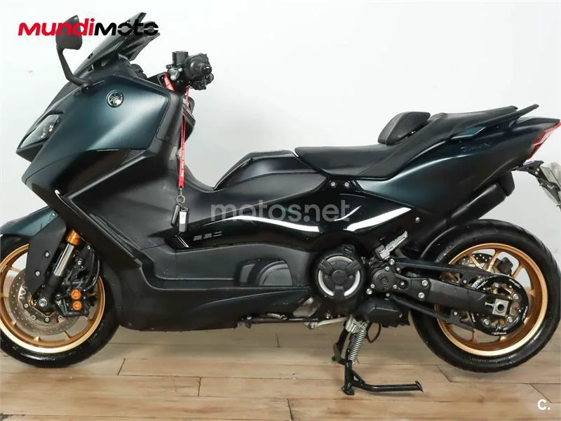Yamaha TMAX – Vista 6