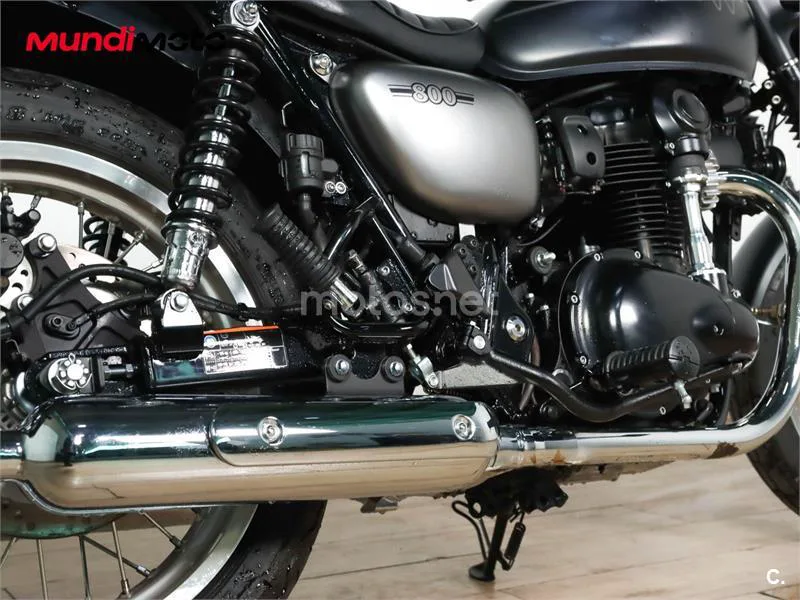 Kawasaki W800 – Vista 4