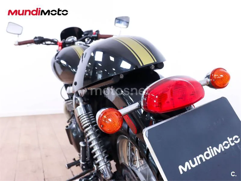 Triumph Thruxton – Vista 9