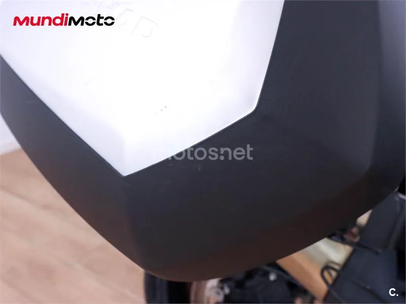 Benelli TRK 702 – Vista 17
