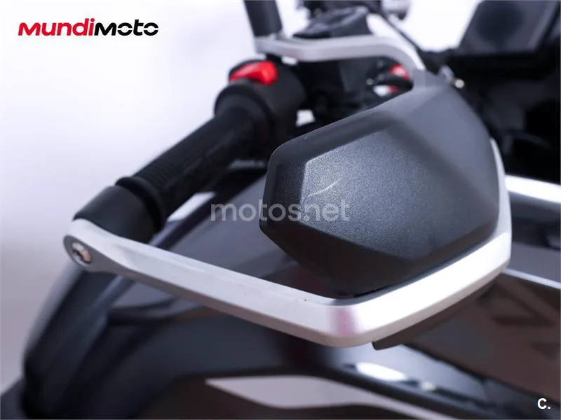 Benelli TRK 702 – Vista 18