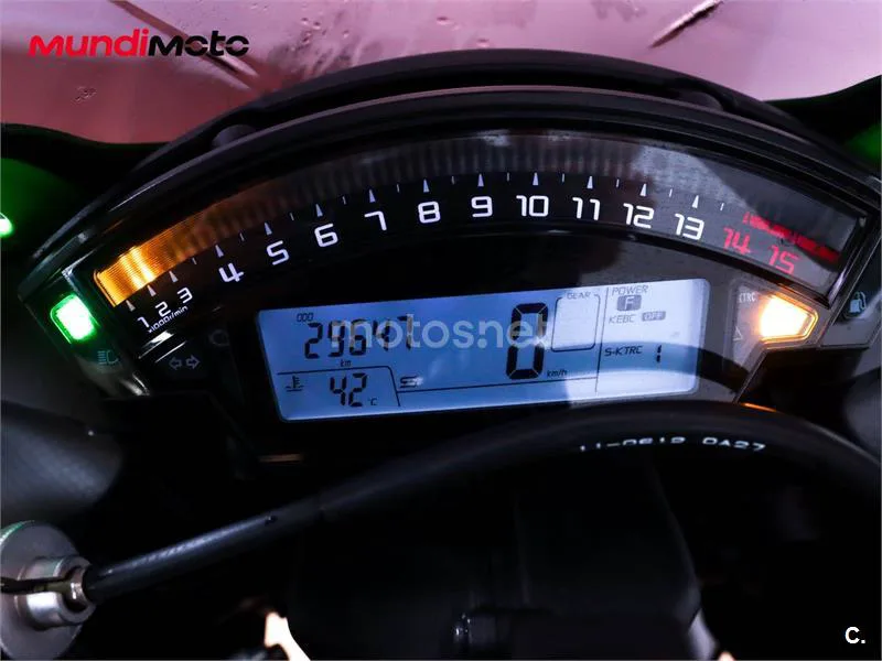 Kawasaki Ninja ZX-10R – Vista 12