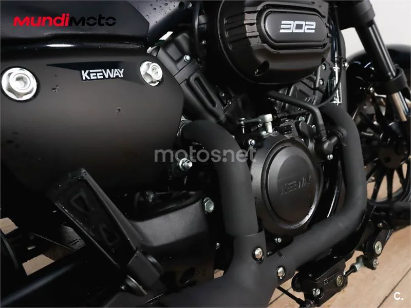 Keeway V 302 C – Vista 4