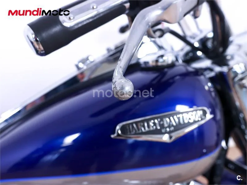 Harley-Davidson Road King – Vista 15