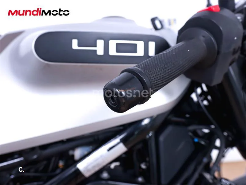 Husqvarna Vitpilen 401 – Vista 13