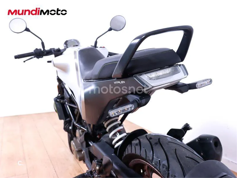 Husqvarna Vitpilen 401 – Vista 9
