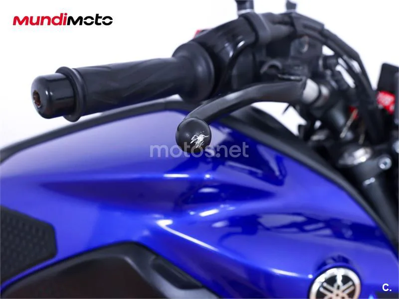 Suzuki GSR 750 – Vista 13