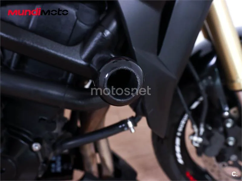 Suzuki GSR 750 – Vista 16