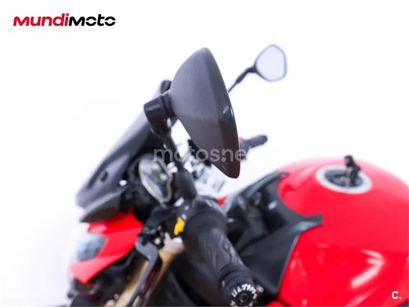 Suzuki GSR 750 – Vista 19