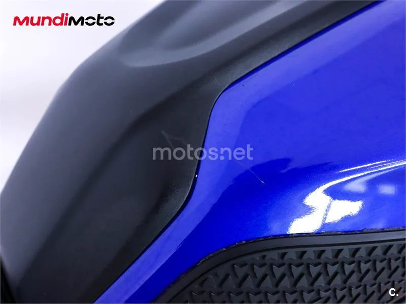 Suzuki GSR 750 – Vista 24