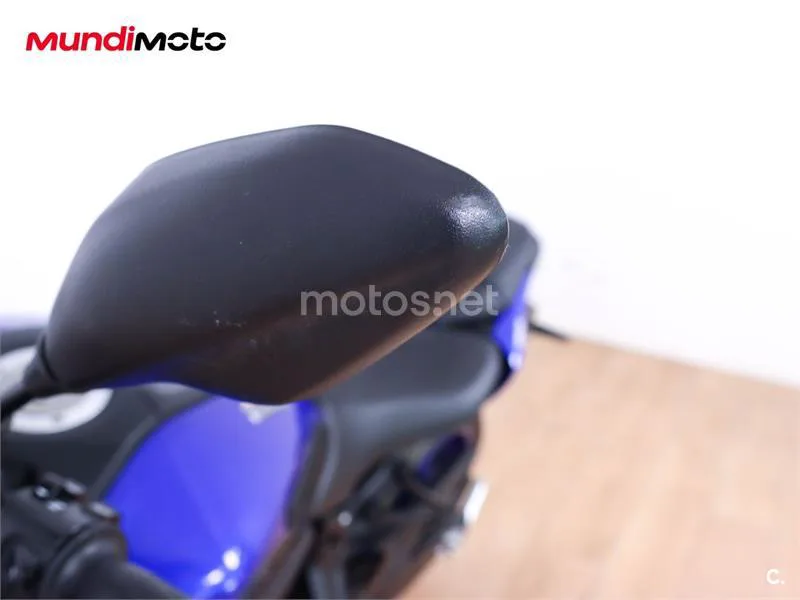 Suzuki GSR 750 – Vista 29