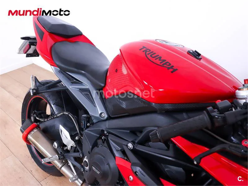 Triumph Daytona 675 – Vista 21