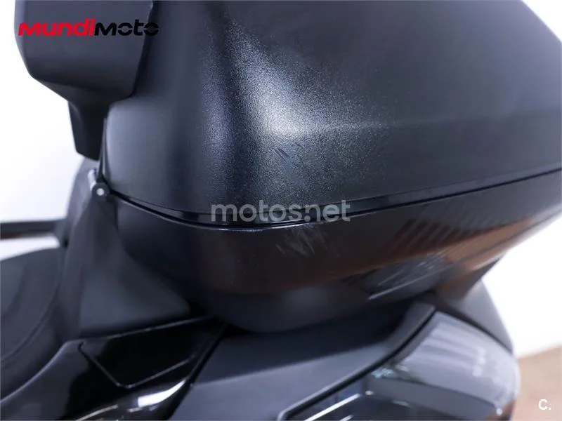 Peugeot Metropolis 400 – Vista 21