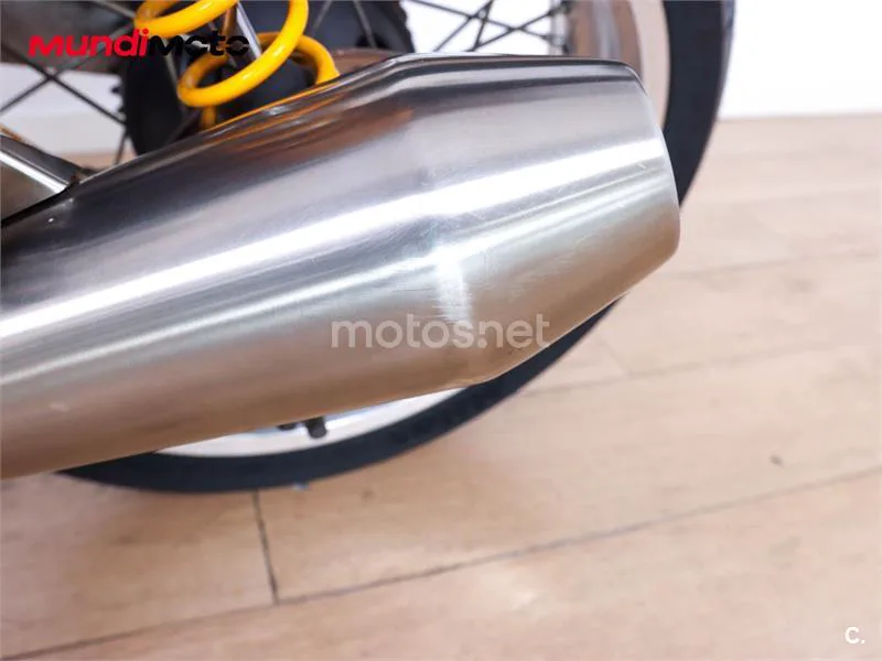 Triumph Thruxton – Vista 19
