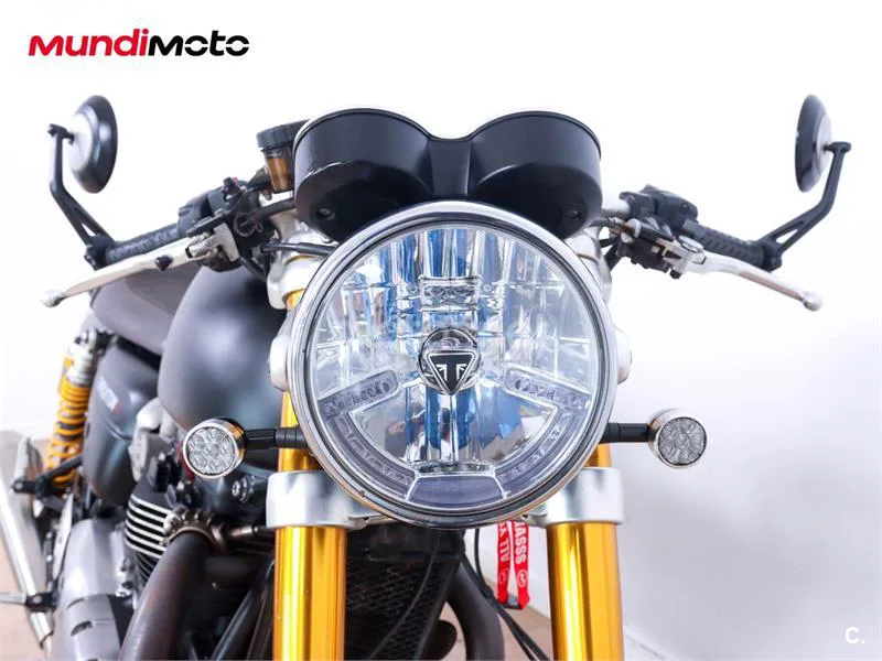Triumph Thruxton – Vista 5