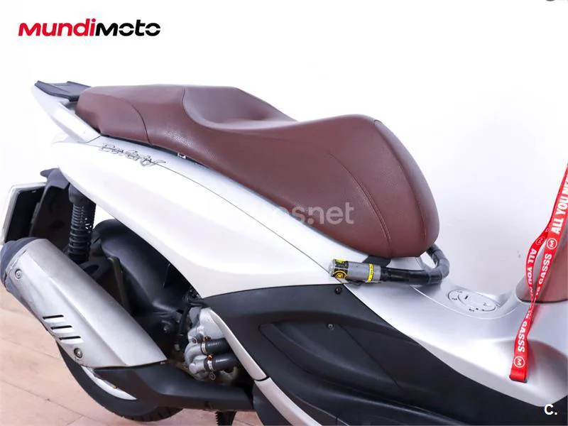 Piaggio Beverly 300 – Vista 25