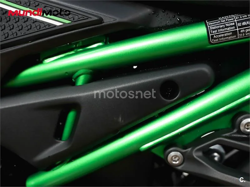 Kawasaki Z900 – Vista 14